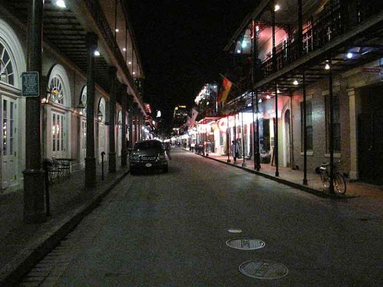 bourbon-street1