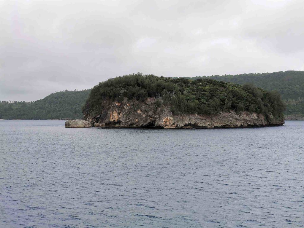 P1010233-neiafu-tonga-sanj-diego-webtv-iles